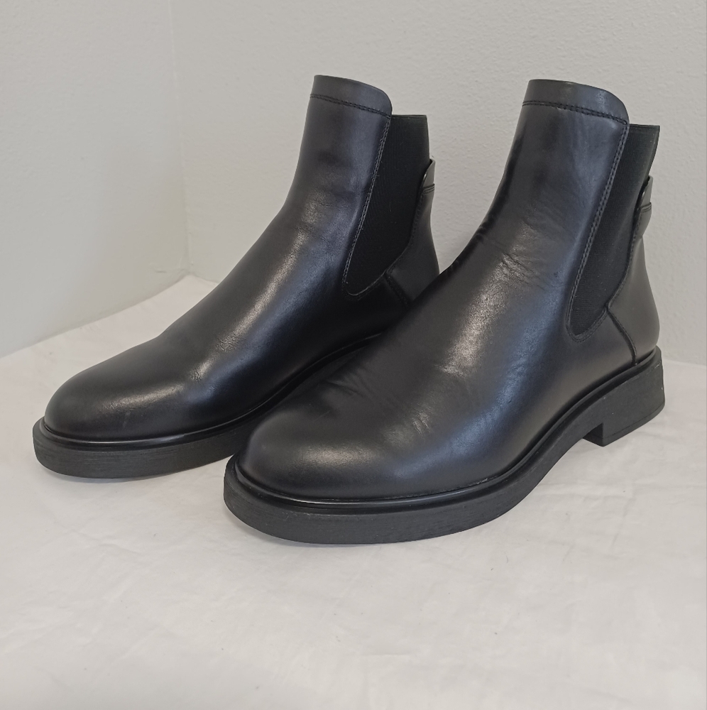 Franco Sarto Brood chelsea boots black leather women's. Size 9m